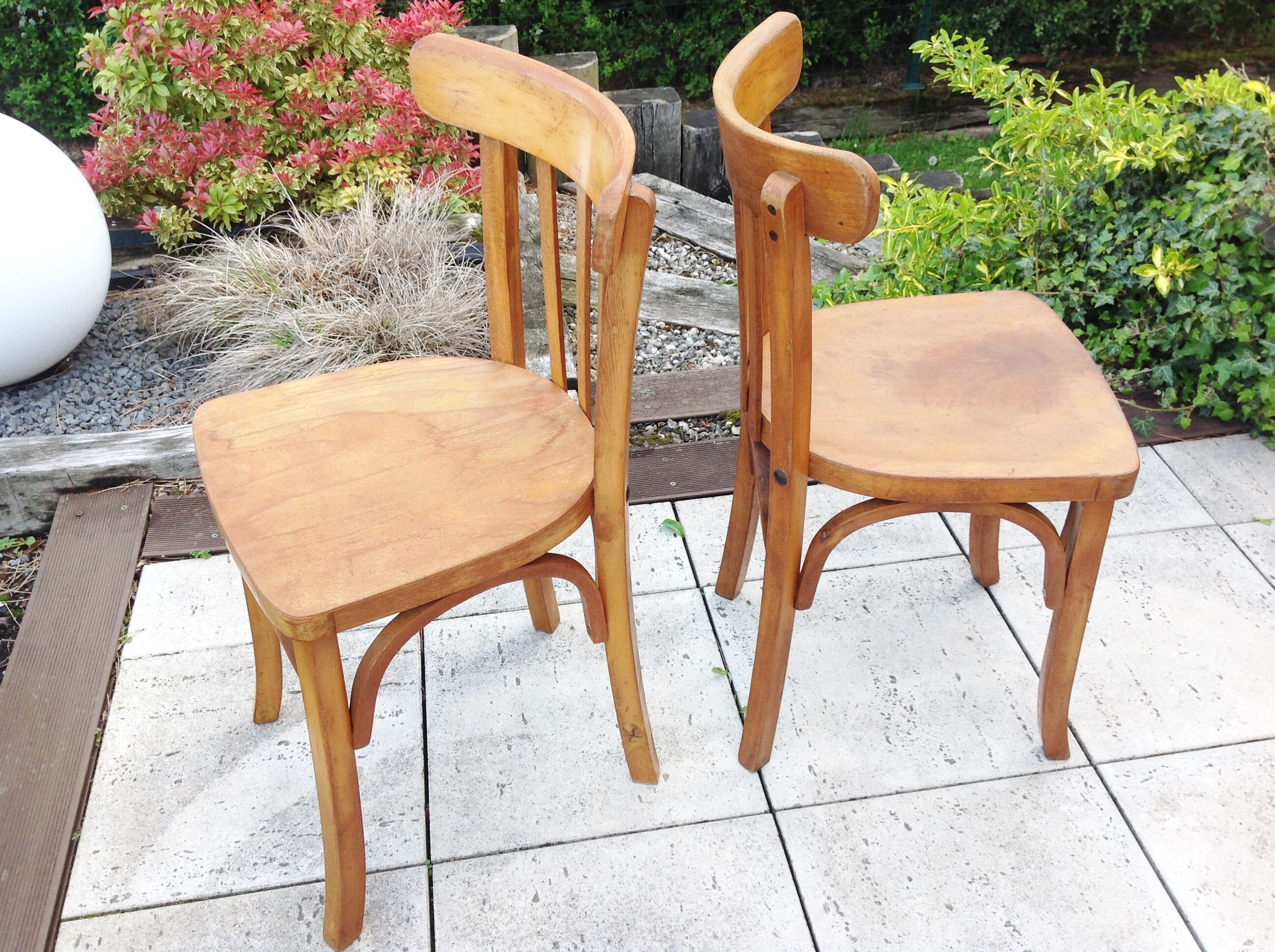 Pair of foot bistro chairs with bows / vintage 40-50s