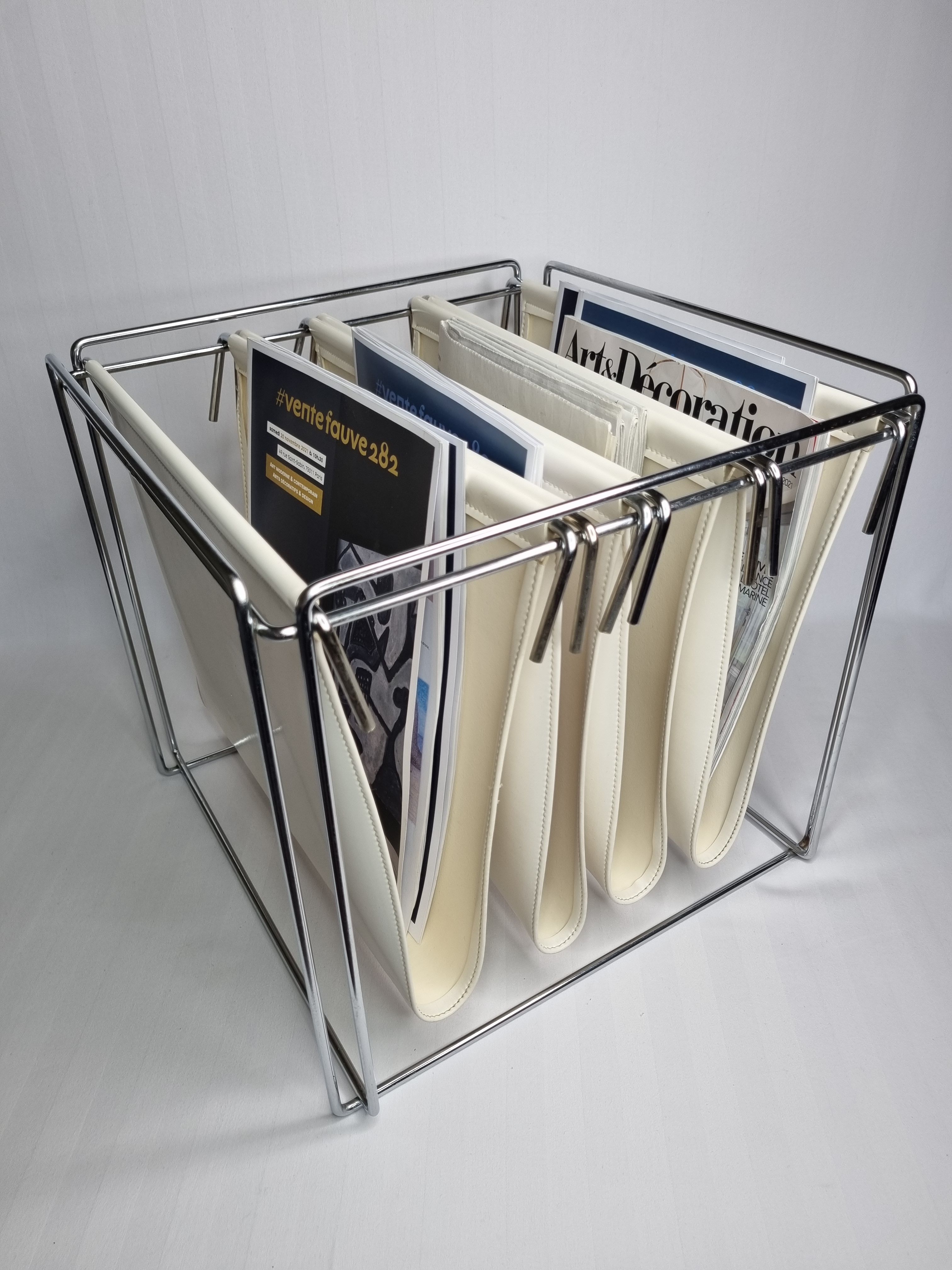 Magazine holder design Gerard Rignault, édité par Group S.A, années 70