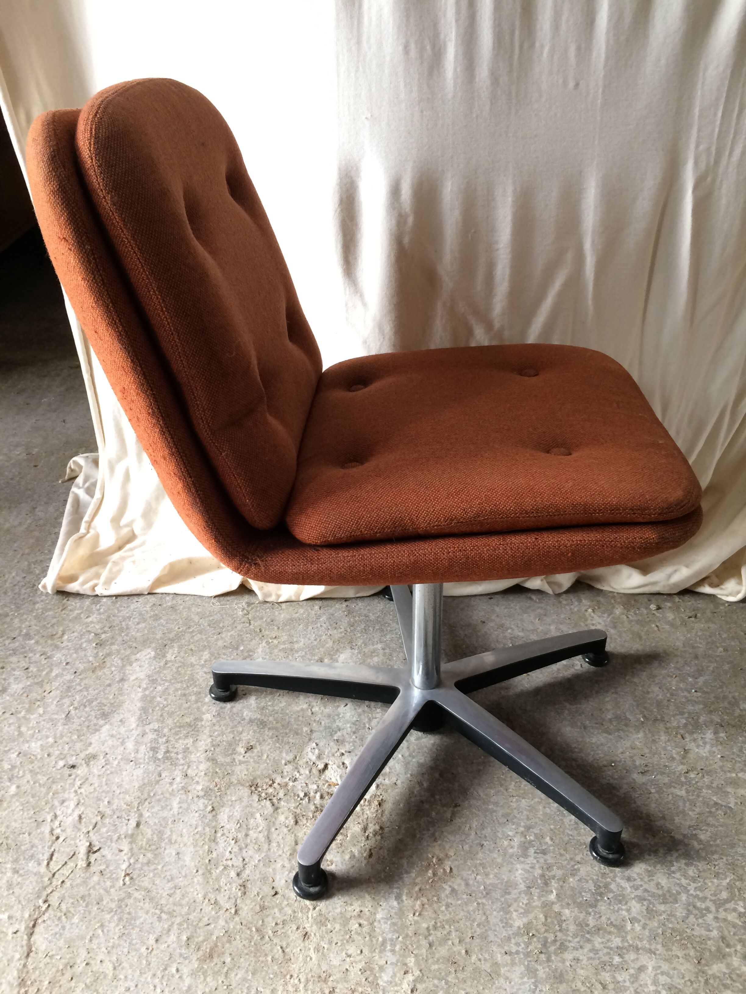 Pair of swivel armchairs 1970