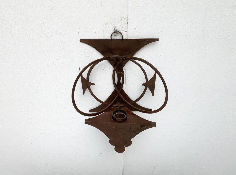 Danish mid-century brutalist metal wall sculpture and candle holder by Henrik Horst, 1960s.