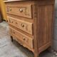 Ancienne commode trois tiroirs en chêne massif brut