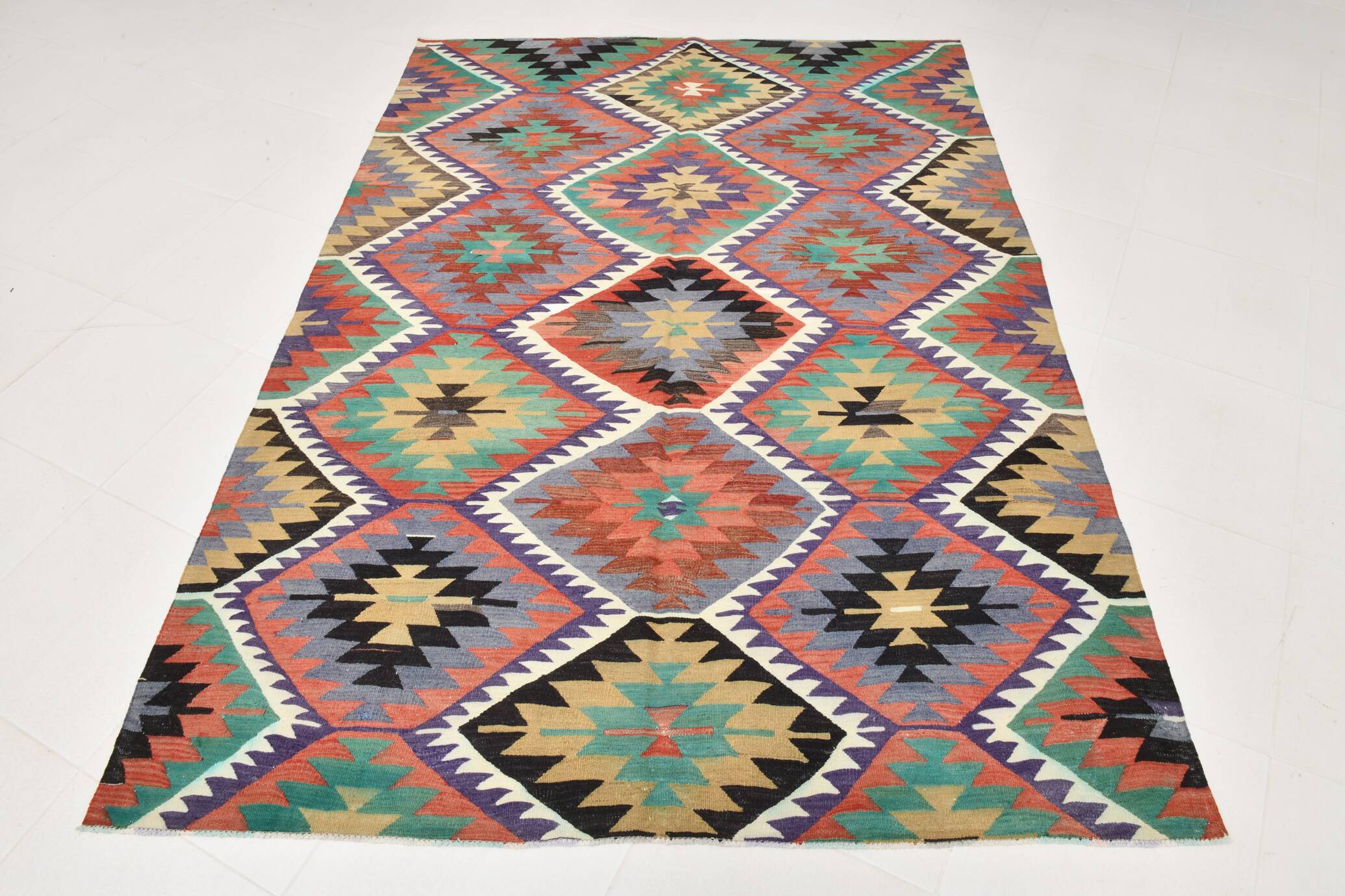 Kilim berbère vintage, Explosion de couleurs et charme artisanal, 166x230Cm