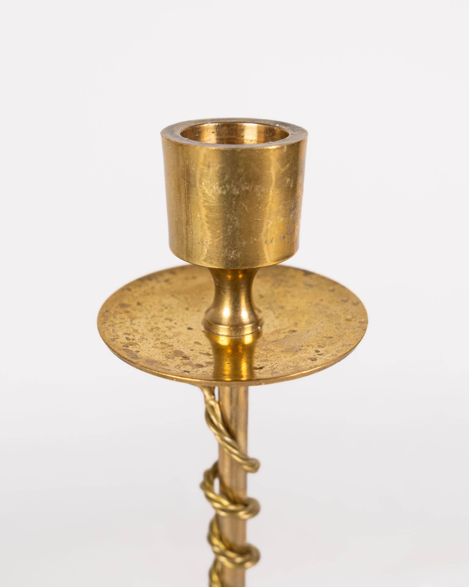 Paire de bougeoirs style Art Deco en laiton