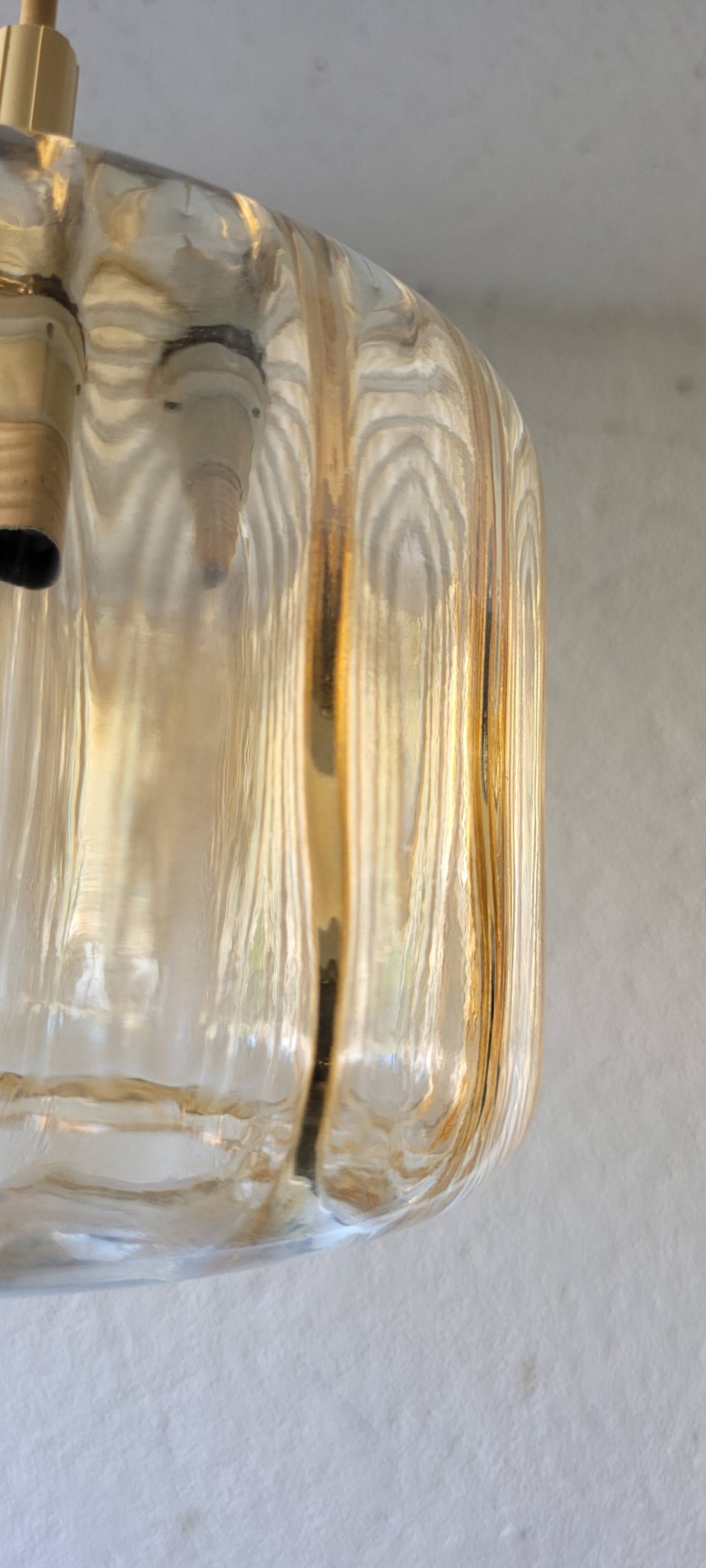 Suspension verre ambré