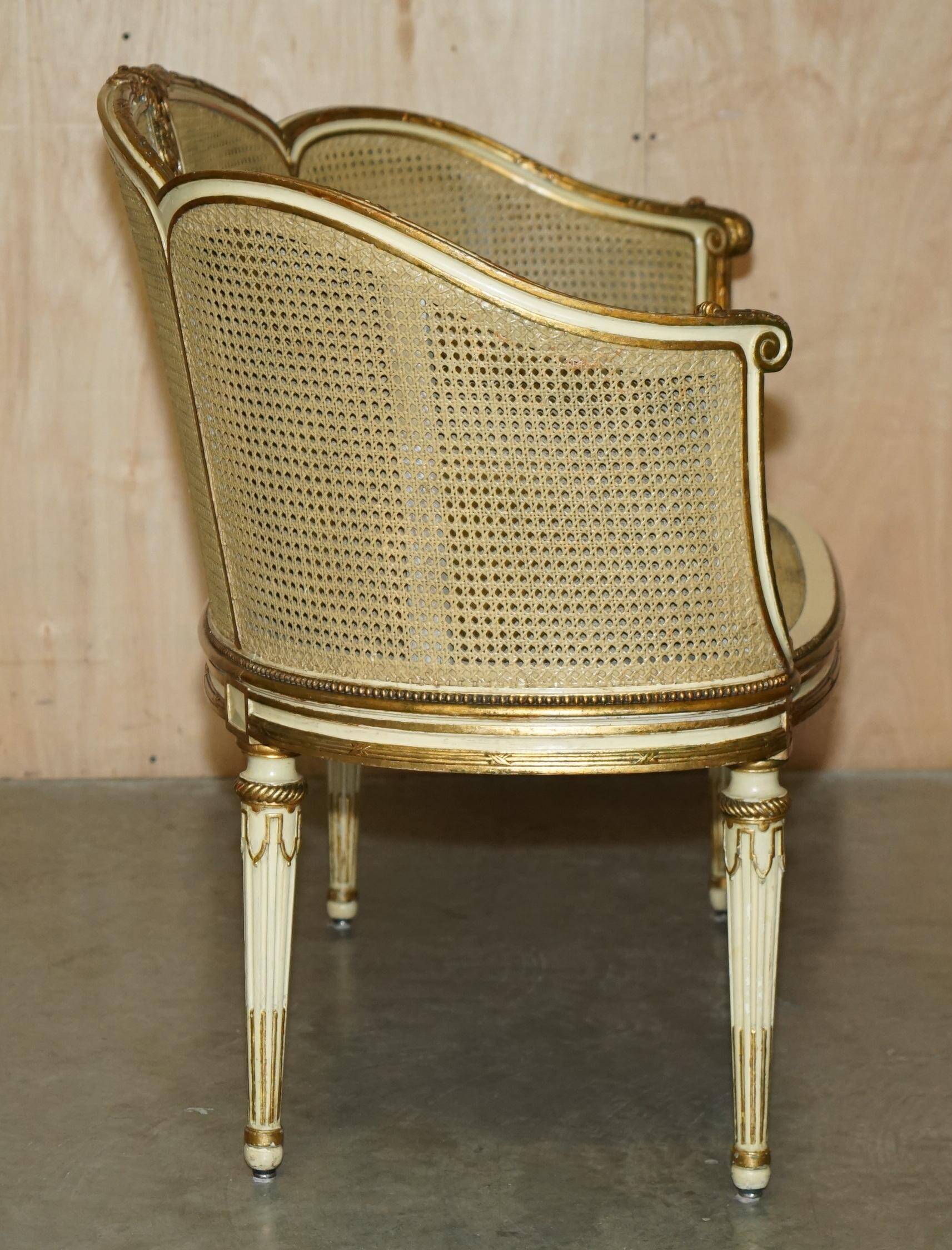 Louis XVI Bergère canapé in gilded wood with double caning