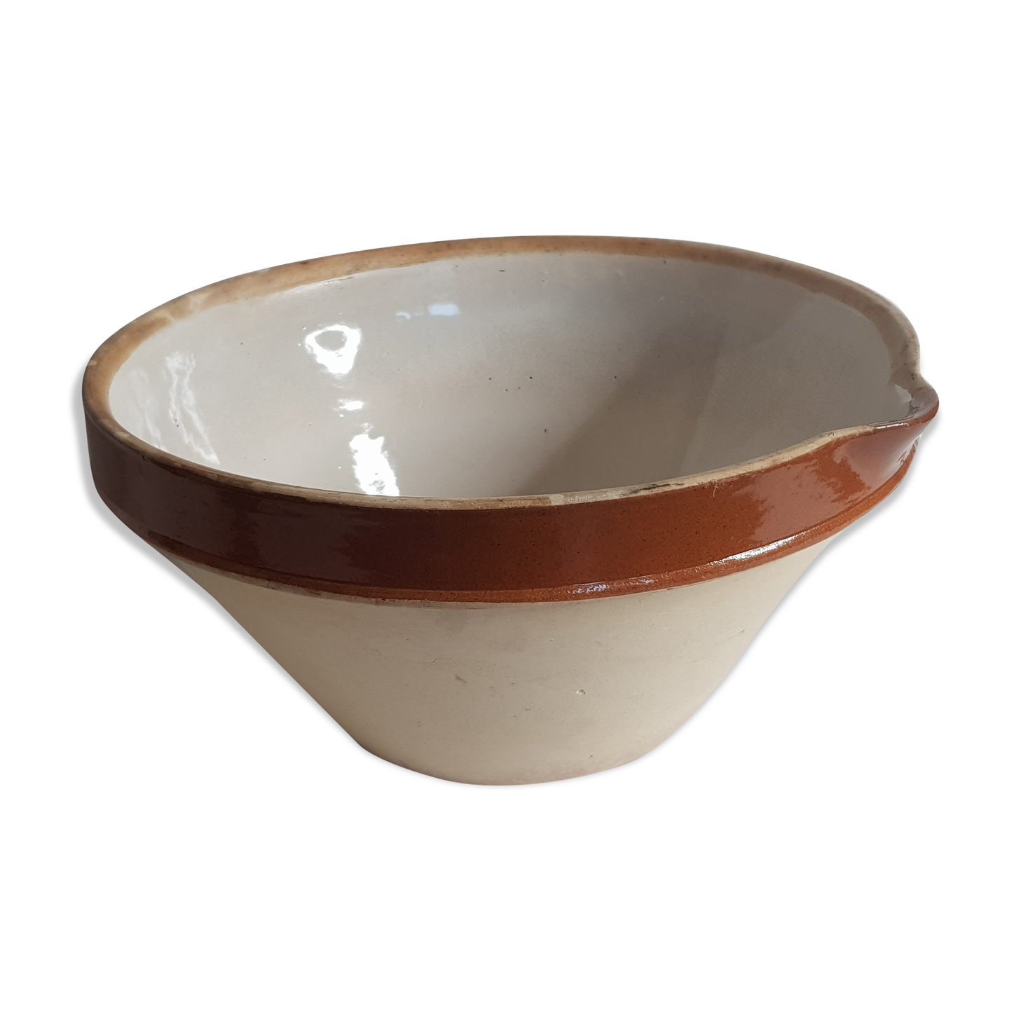 Large verned sandstone bowl or terrine with spout