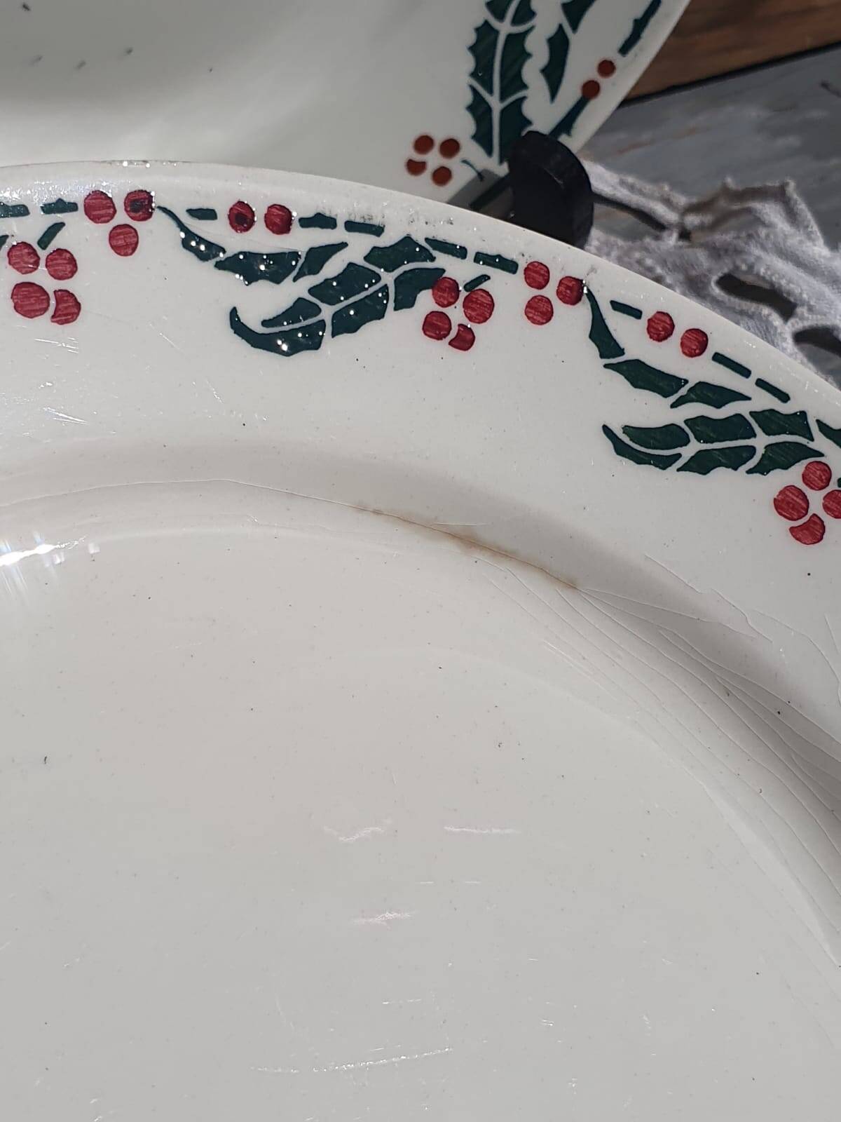 Lunéville holly plates