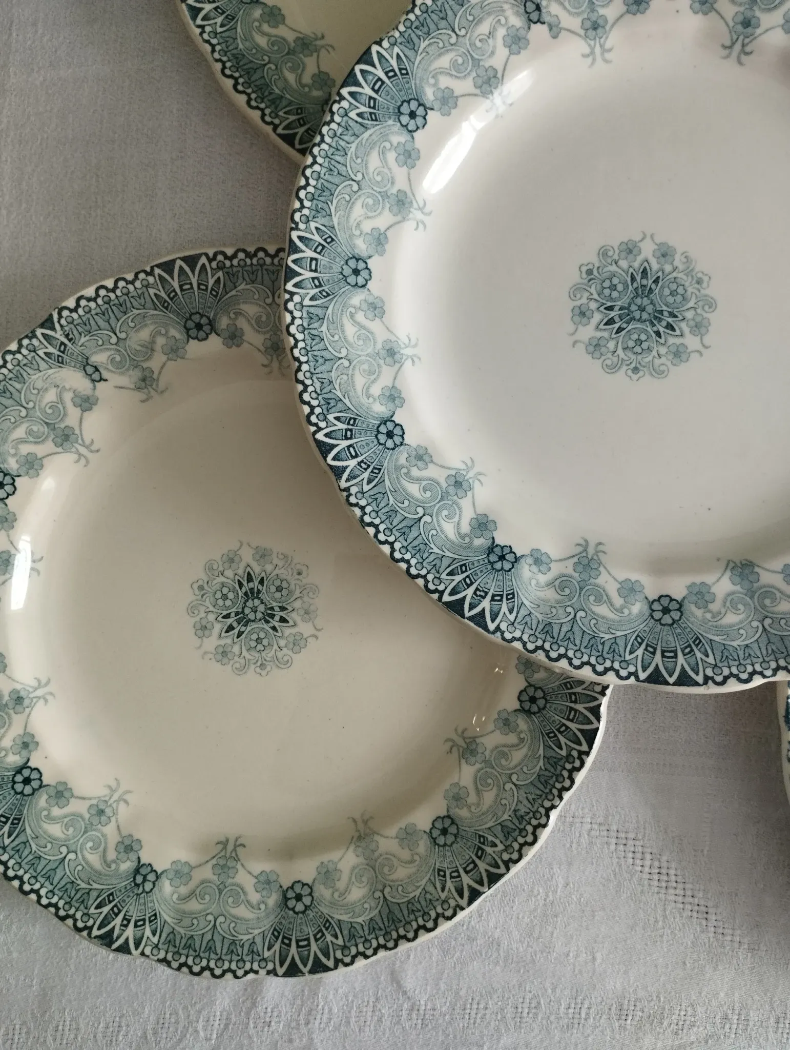 6 flat plates in earthenware from HB Choisy-le-Roi "Henriette"
