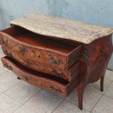 Louis XV curved chest of drawers in rosewood marquetry