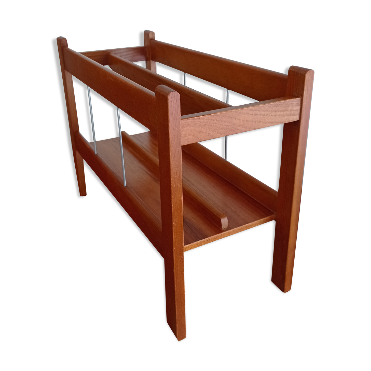 Scandinavian magazine holder