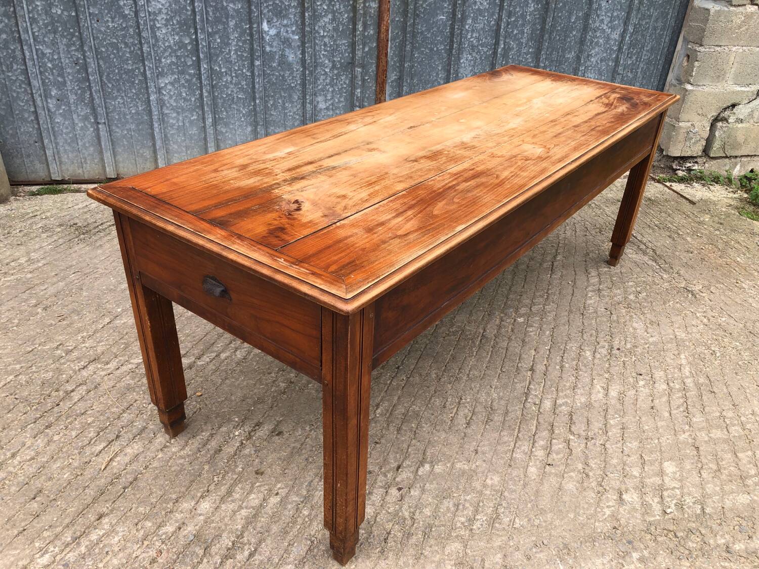 Table de ferme ancienne d’époque reconstruction en cerisier massif