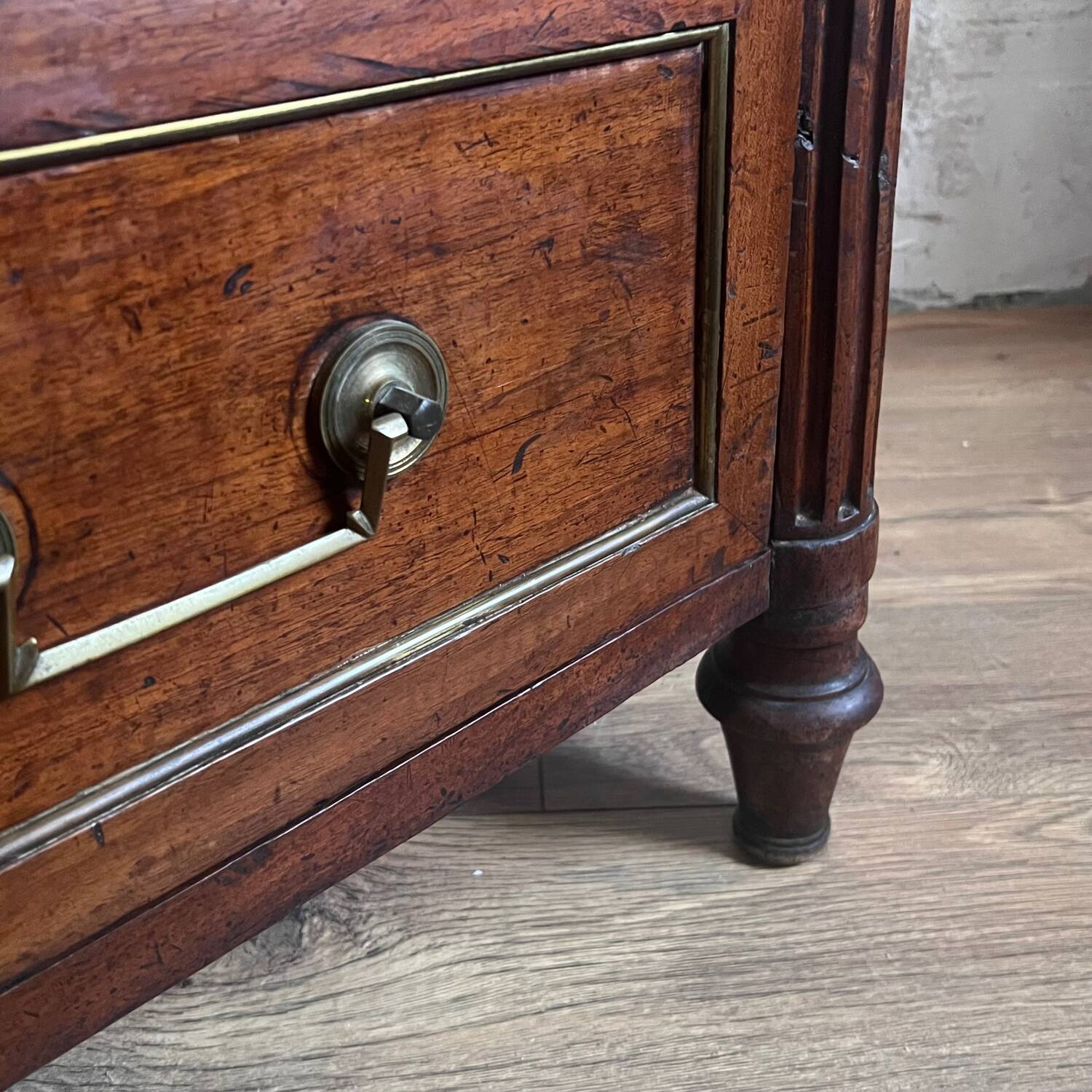 Commode XVIII