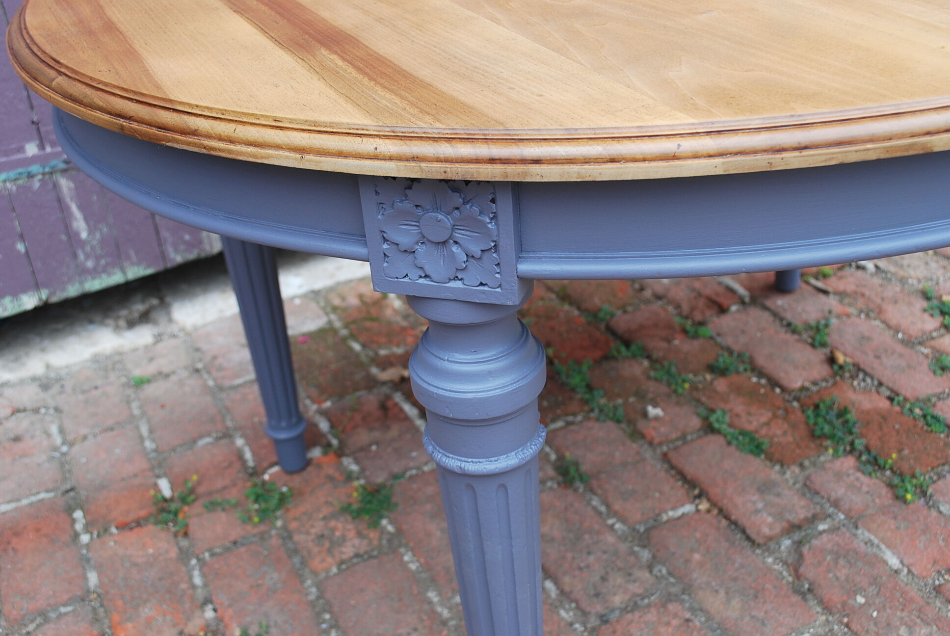 Roundtable with extension cords