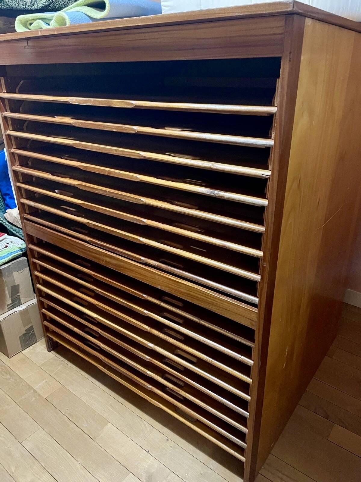 Used panel furniture at an exceptional price