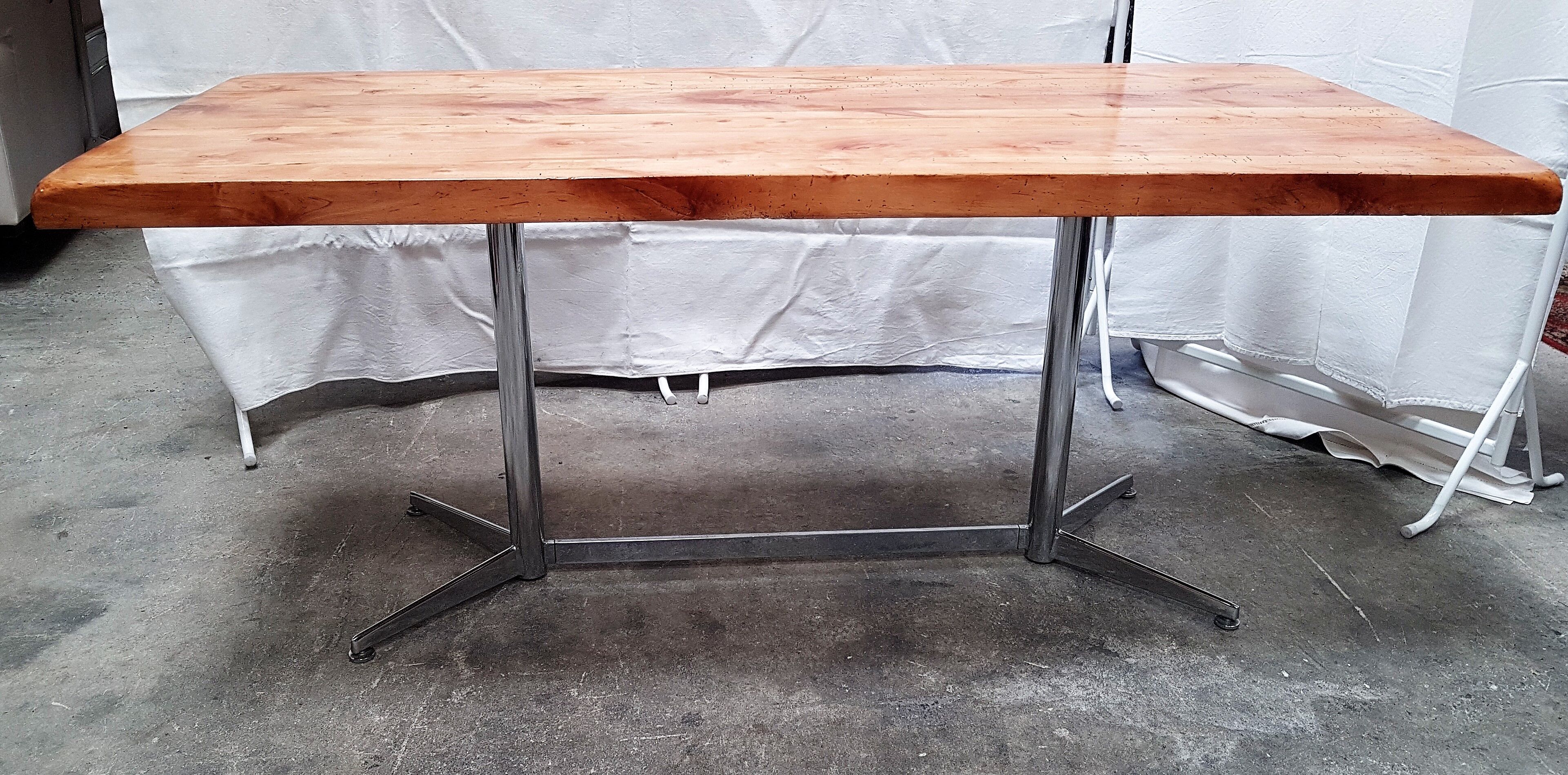 Ancienne table en chêne et inox vintage