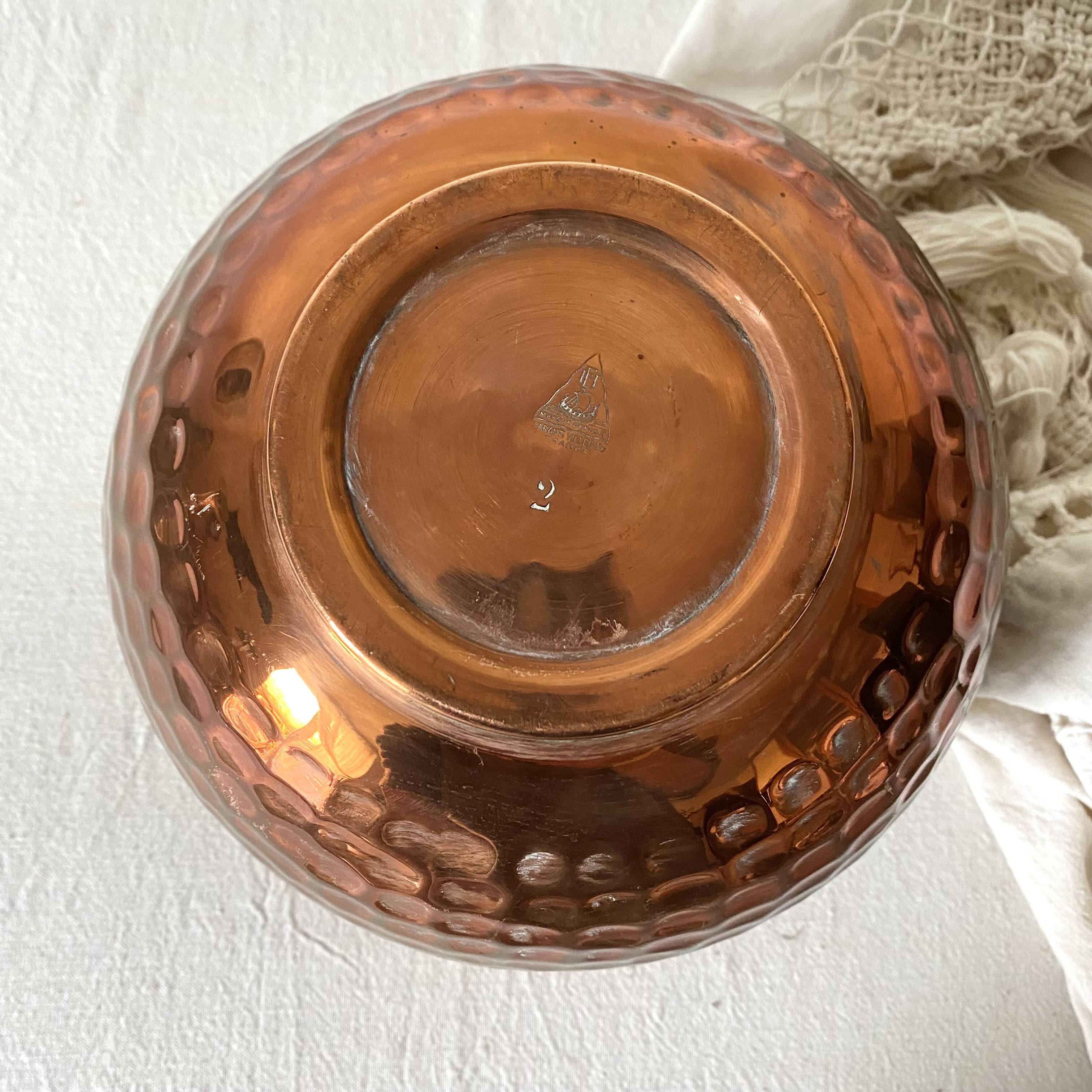 Villedieu hammered copper pot cover