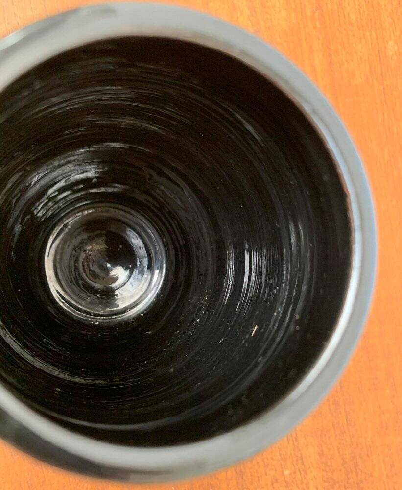 Minimalist German vase from the mid-century pottery studio of Töpferhof Römhild, 1960s.