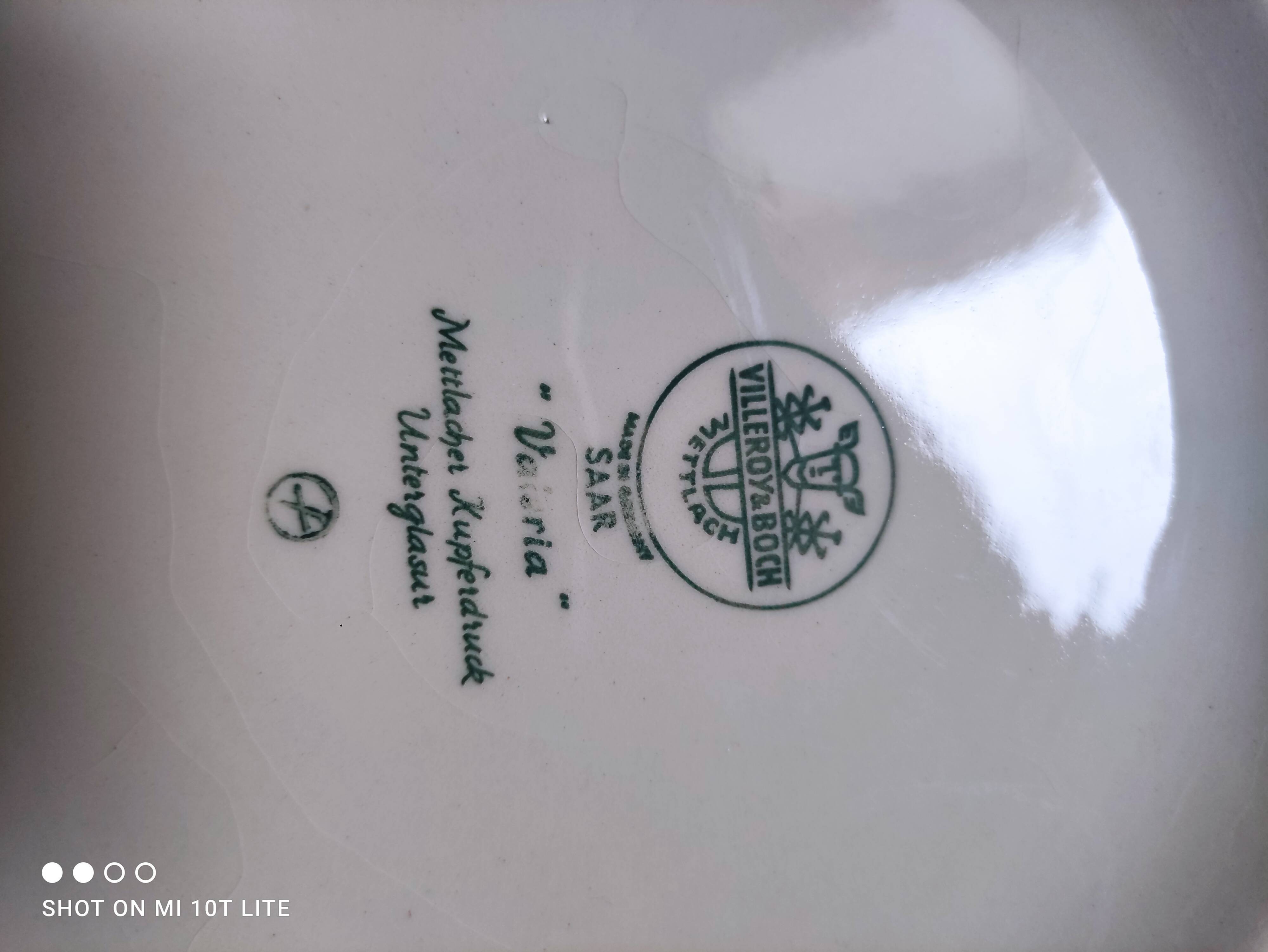 Villeroy & Boch tureen model Valeria red