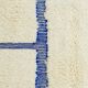 Tapis marocain Beni Ouarain blanc et bleu Klein