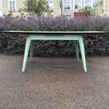 Vintage table in Formica
