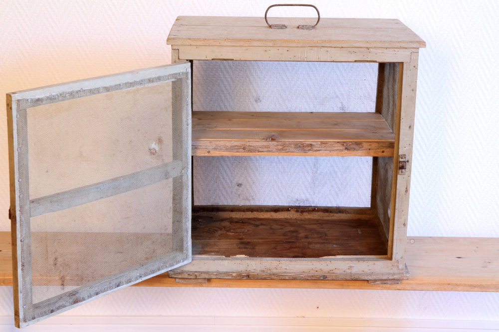 Garde manger grillagé shabby chic