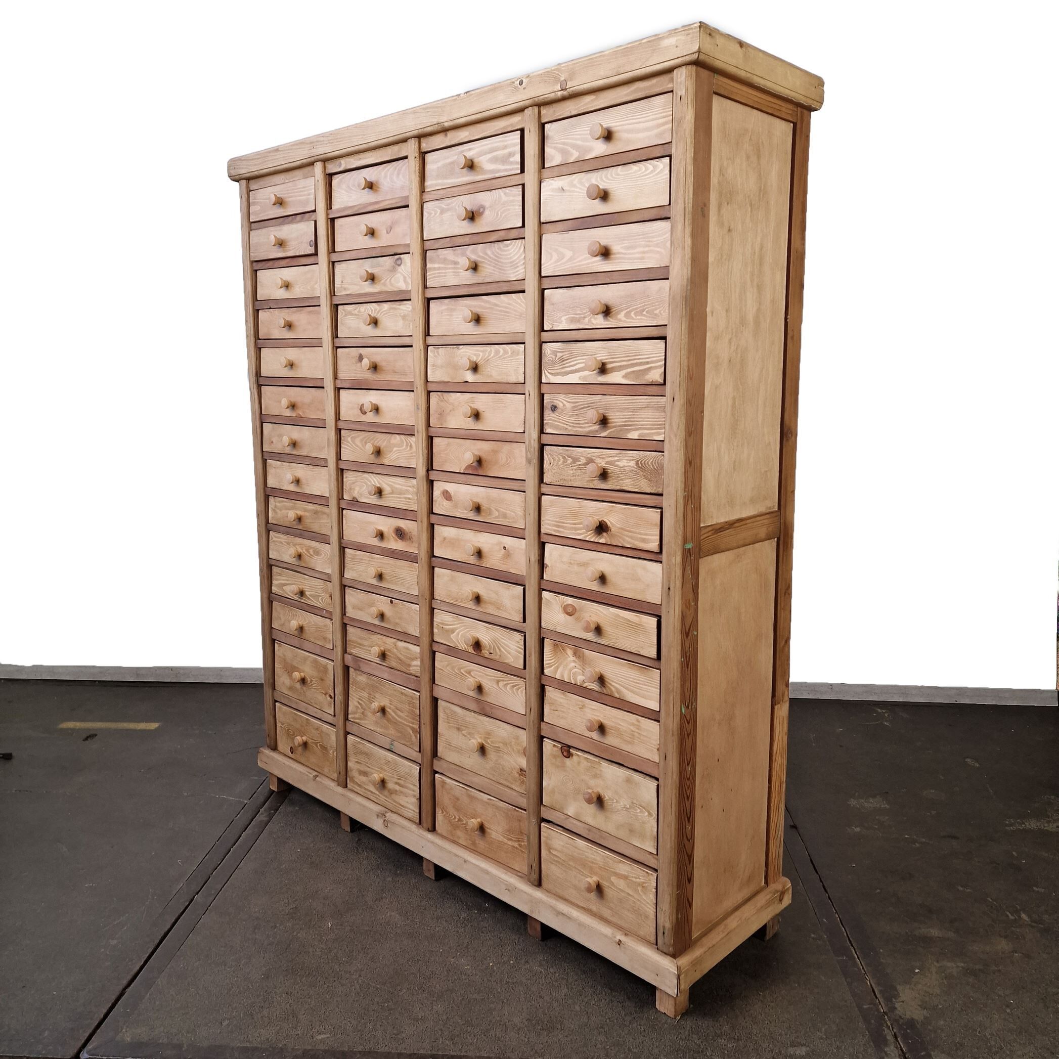 Vintage chest of drawers