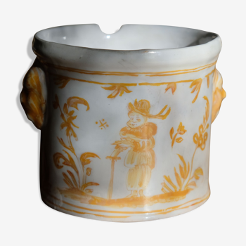 Pot Moustiers XVIIIème siècle décor grotesque camaïeu jaune