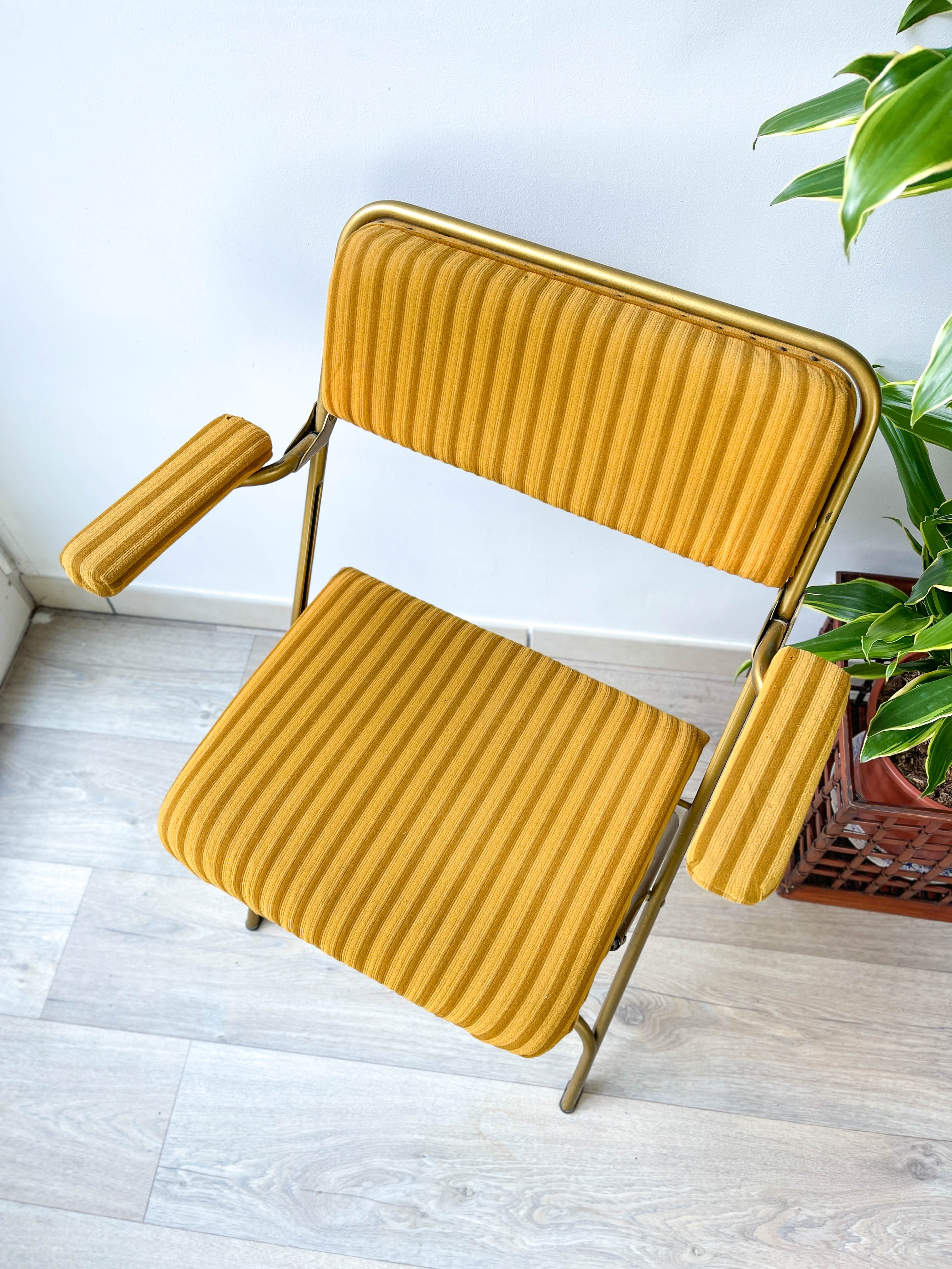 Vintage folding chair LAFUMA gold striped yellow fabric
