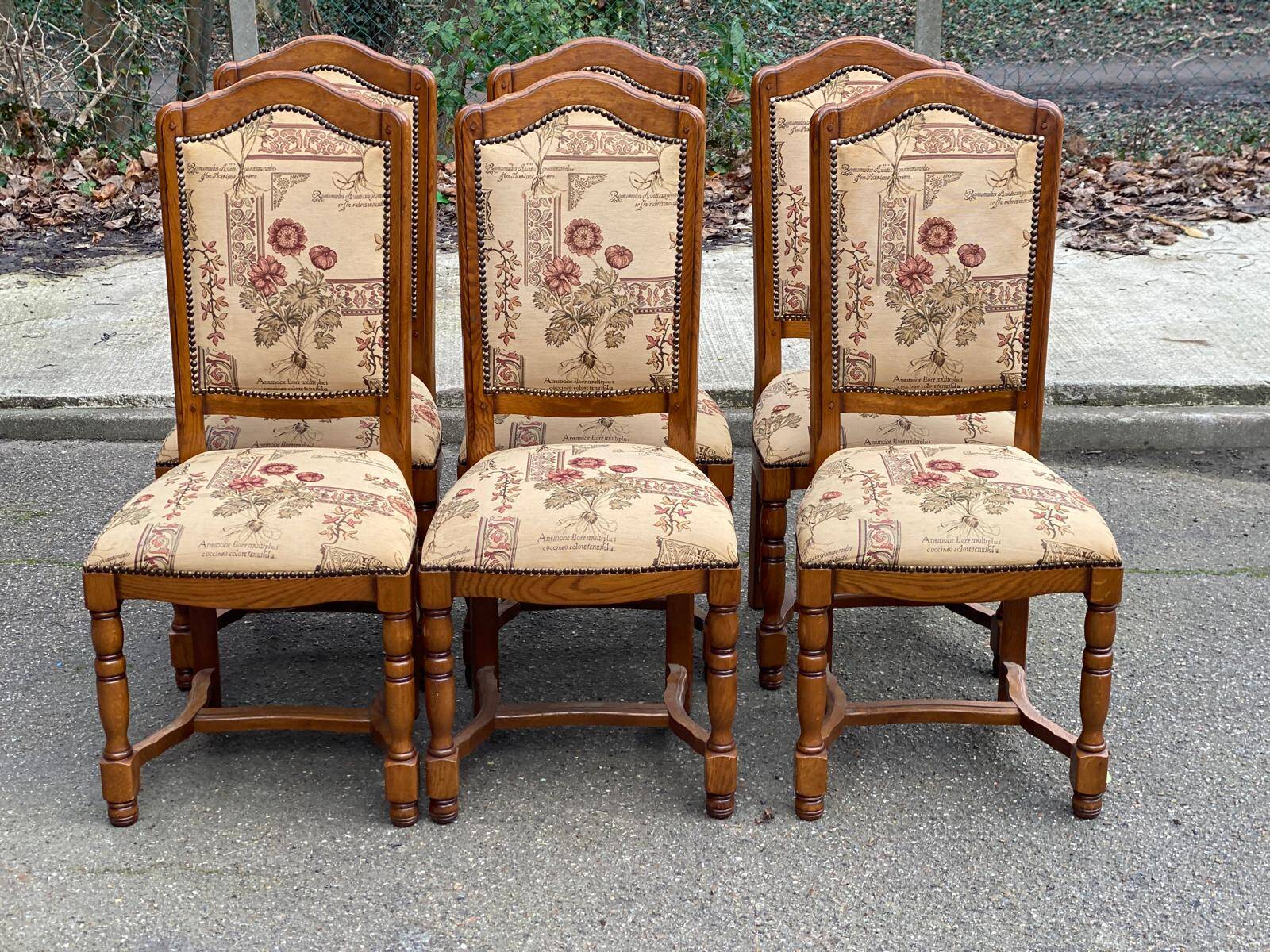 6 Louis XIII chairs in solid wood with floral fabric from the 20th century.