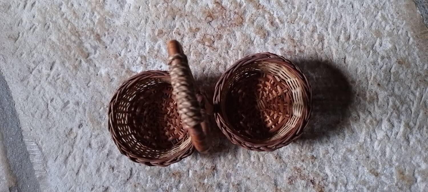 Small vintage wicker double basket