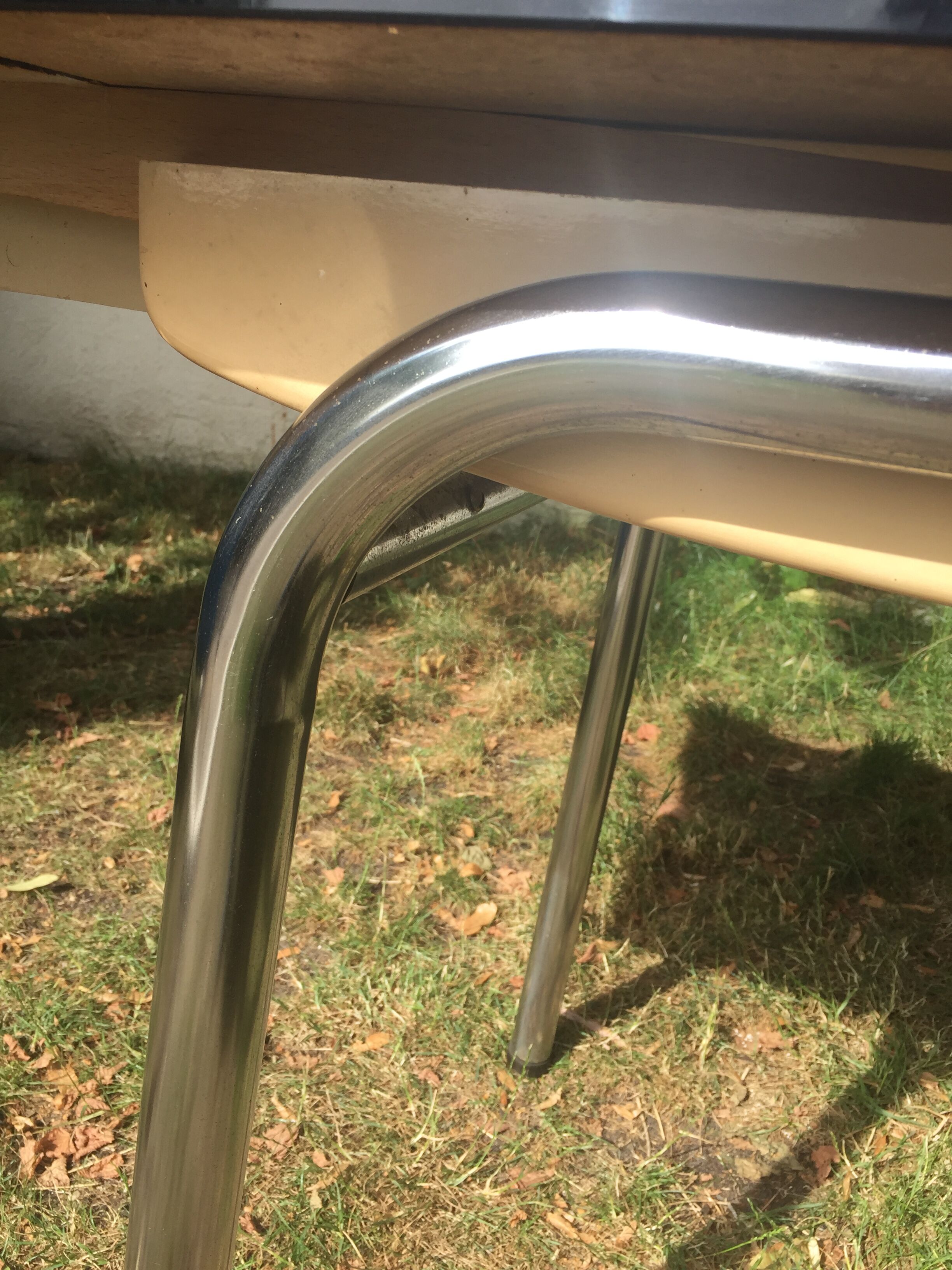 Table and 4 green water formica chairs 60's