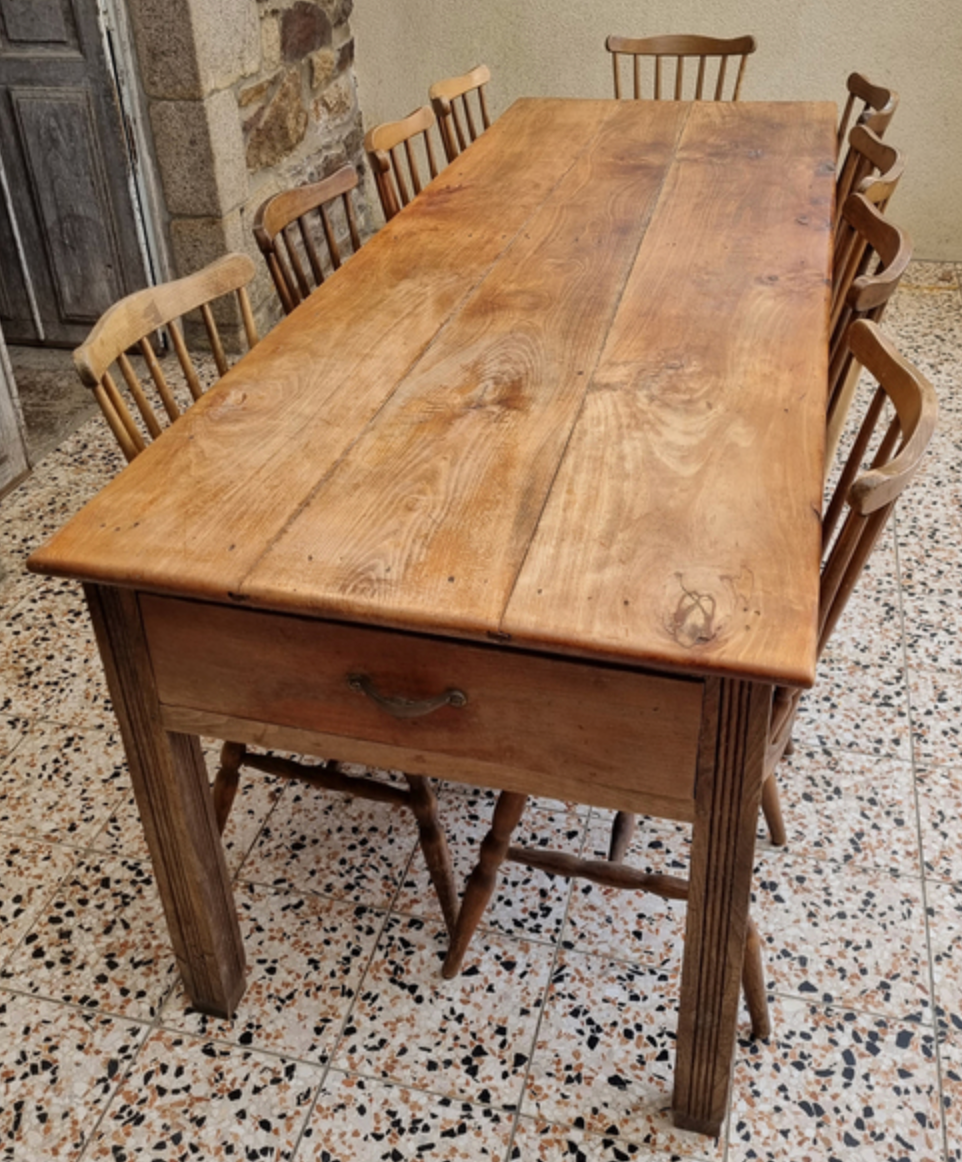 Solid oak farmhouse table, a drawer, vintage, early twentieth century.