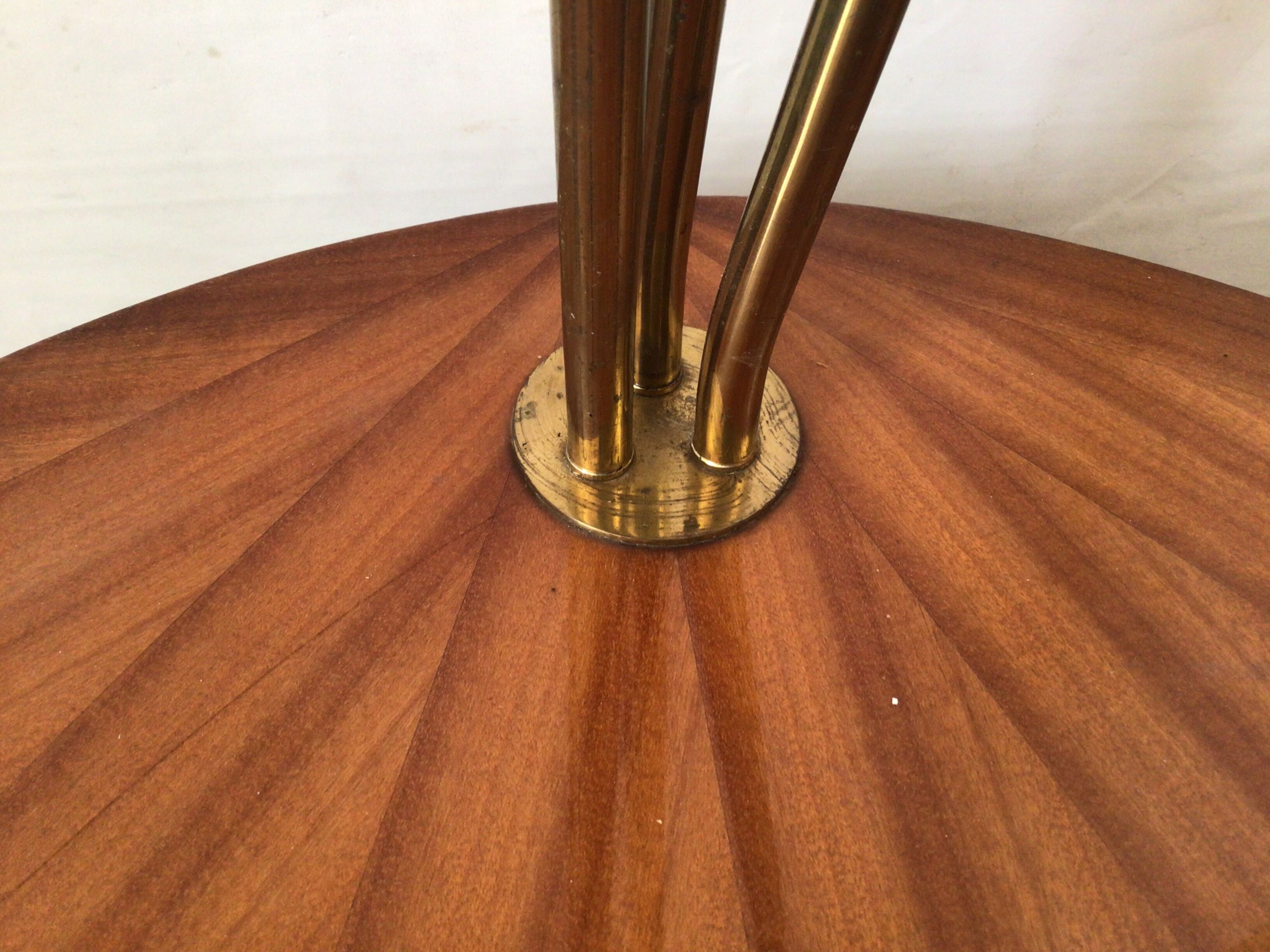 Floor lamp table
