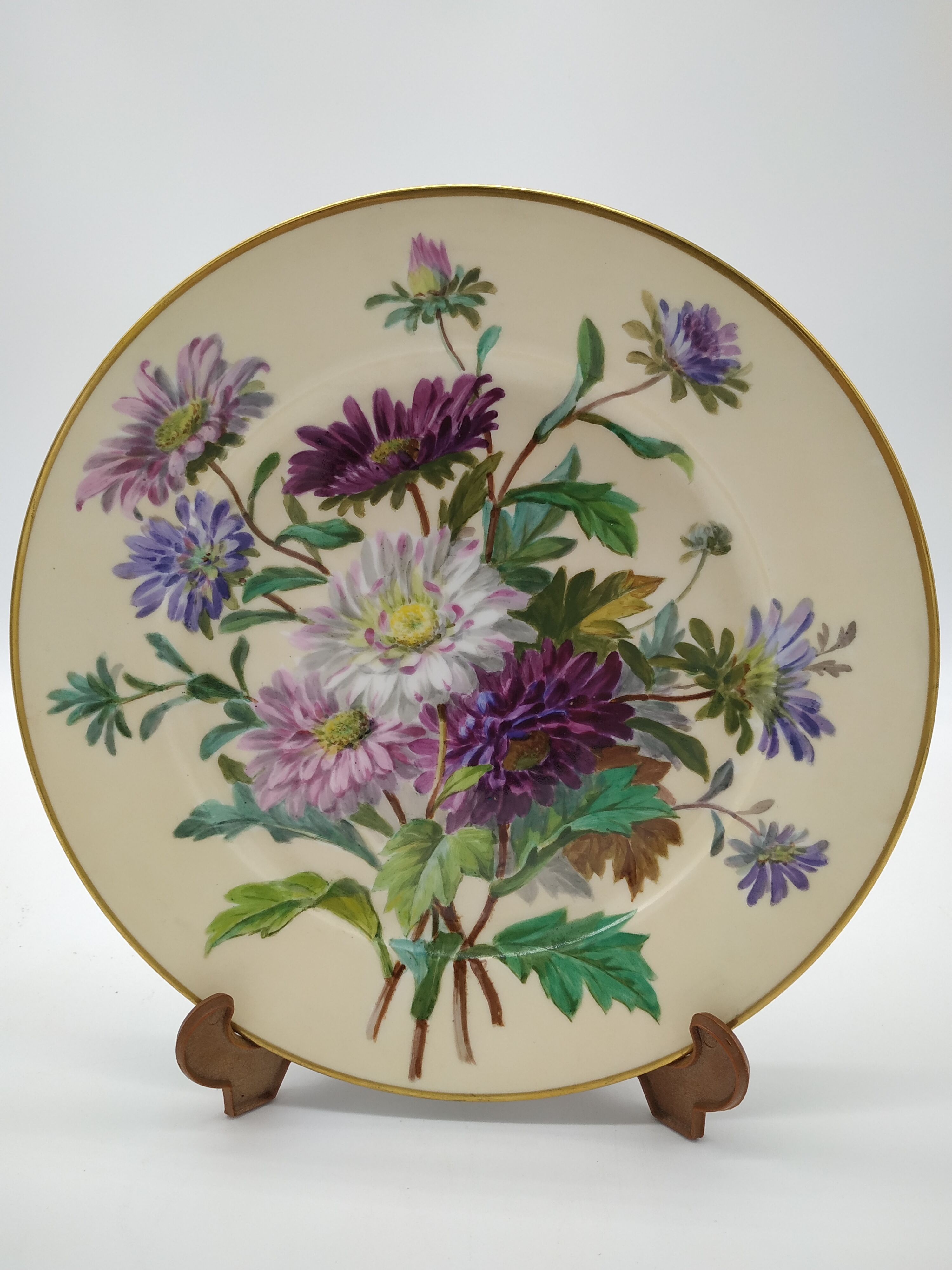 Decorative plate of the manufacture of Sèvres bouquet of dalhias