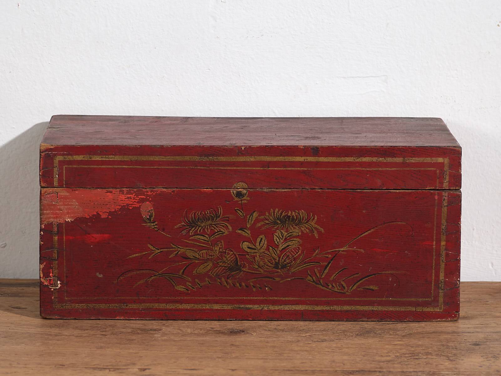 Small antique chest with floral details (c.1900) #30
