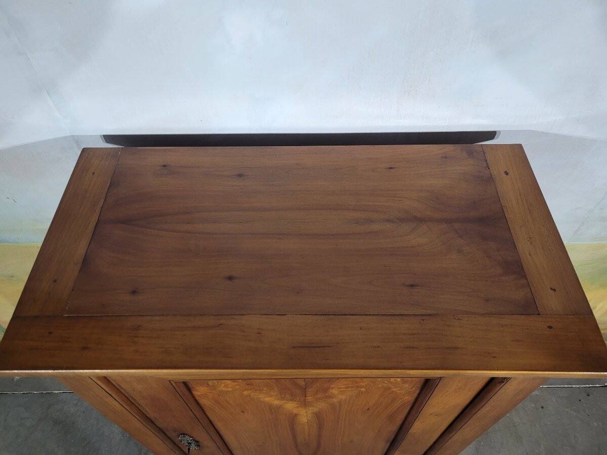 Small bonnetière bassette in cherry wood