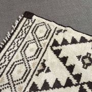 Handmade Moroccan wool rug - 1.70m x 1.20m.