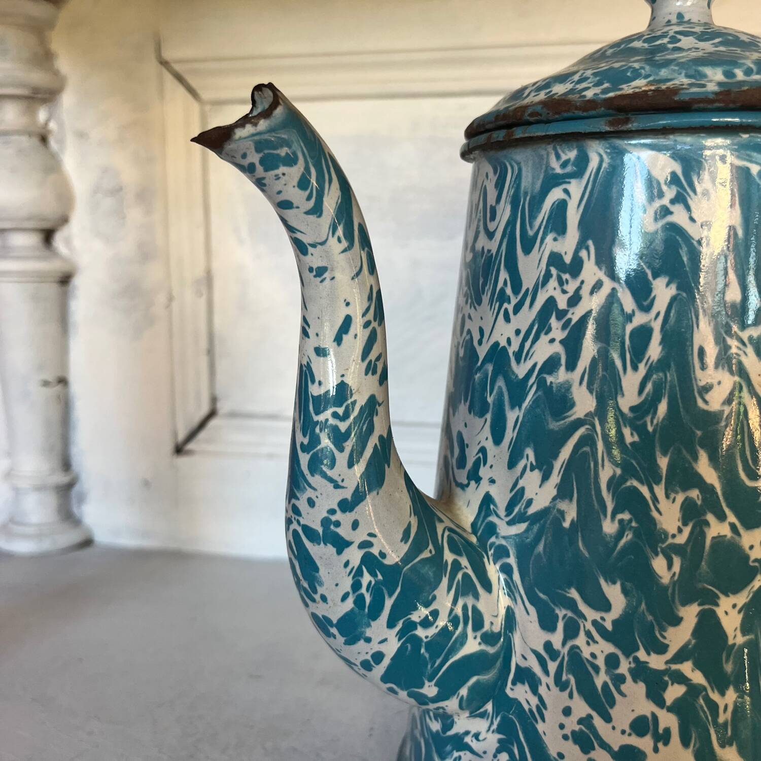 Enameled sheet metal coffee maker