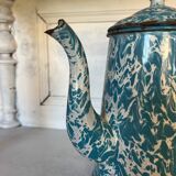 Cafetière en tôle émaillée