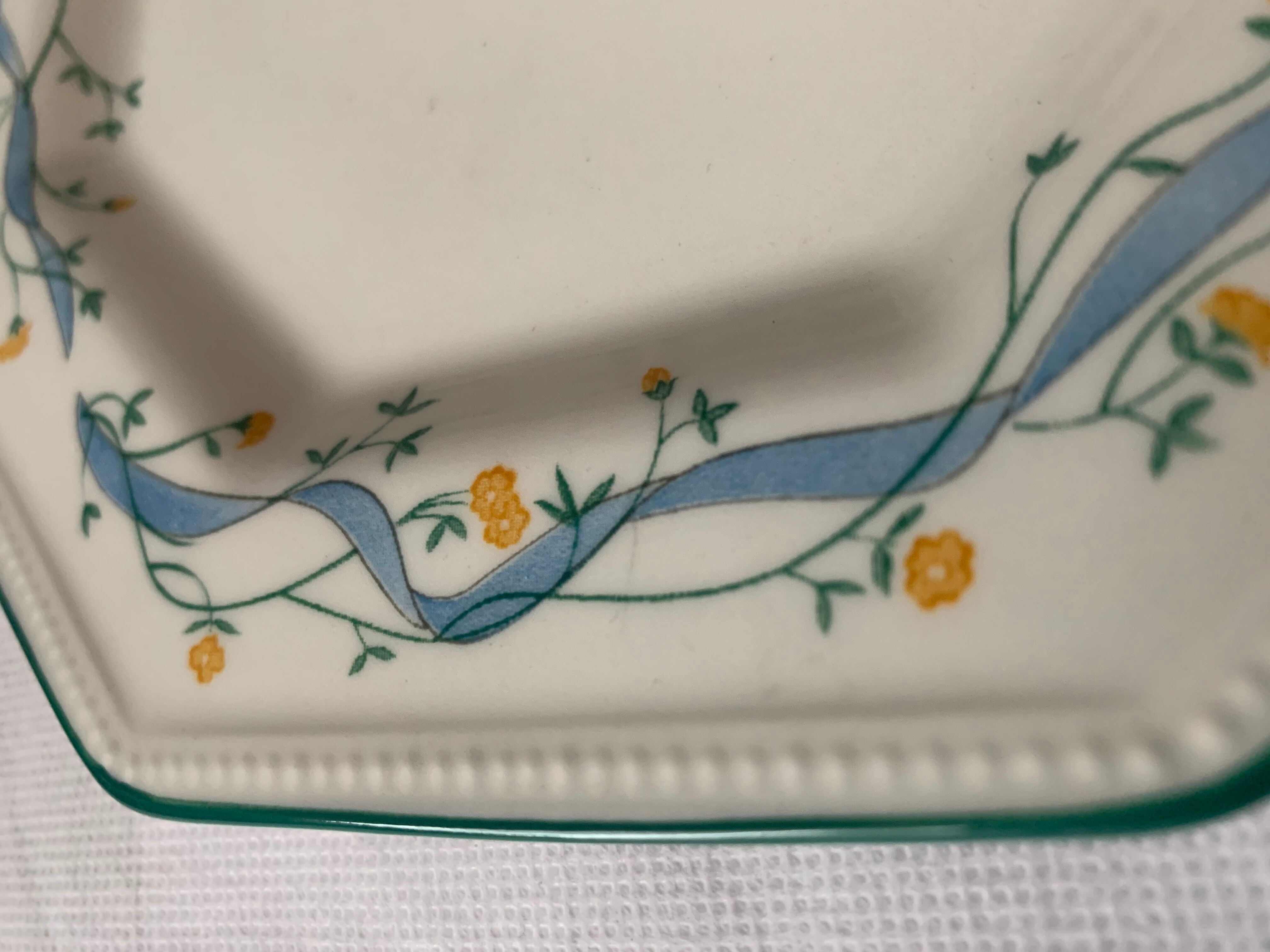 12 octagonal dessert plates in blue and yellow green English porcelain Johnson Brothers