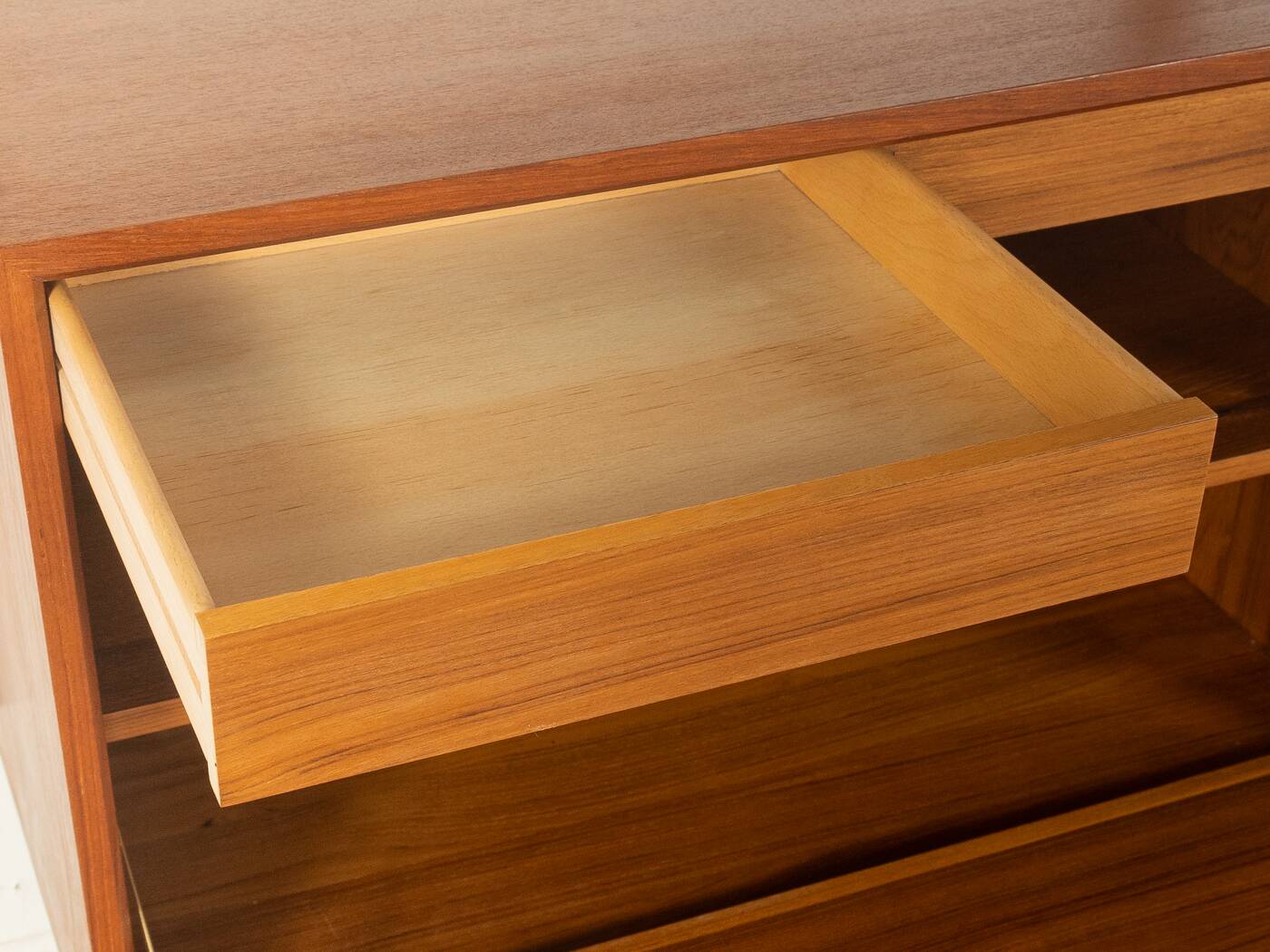 Classic shelving system from the 1950s in teak veneer by Poul Cadovius for Cado