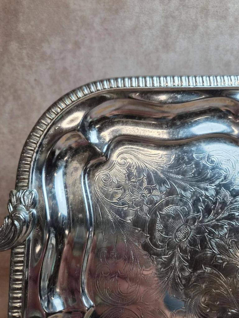 Silver-plated English tray with floral decoration – England