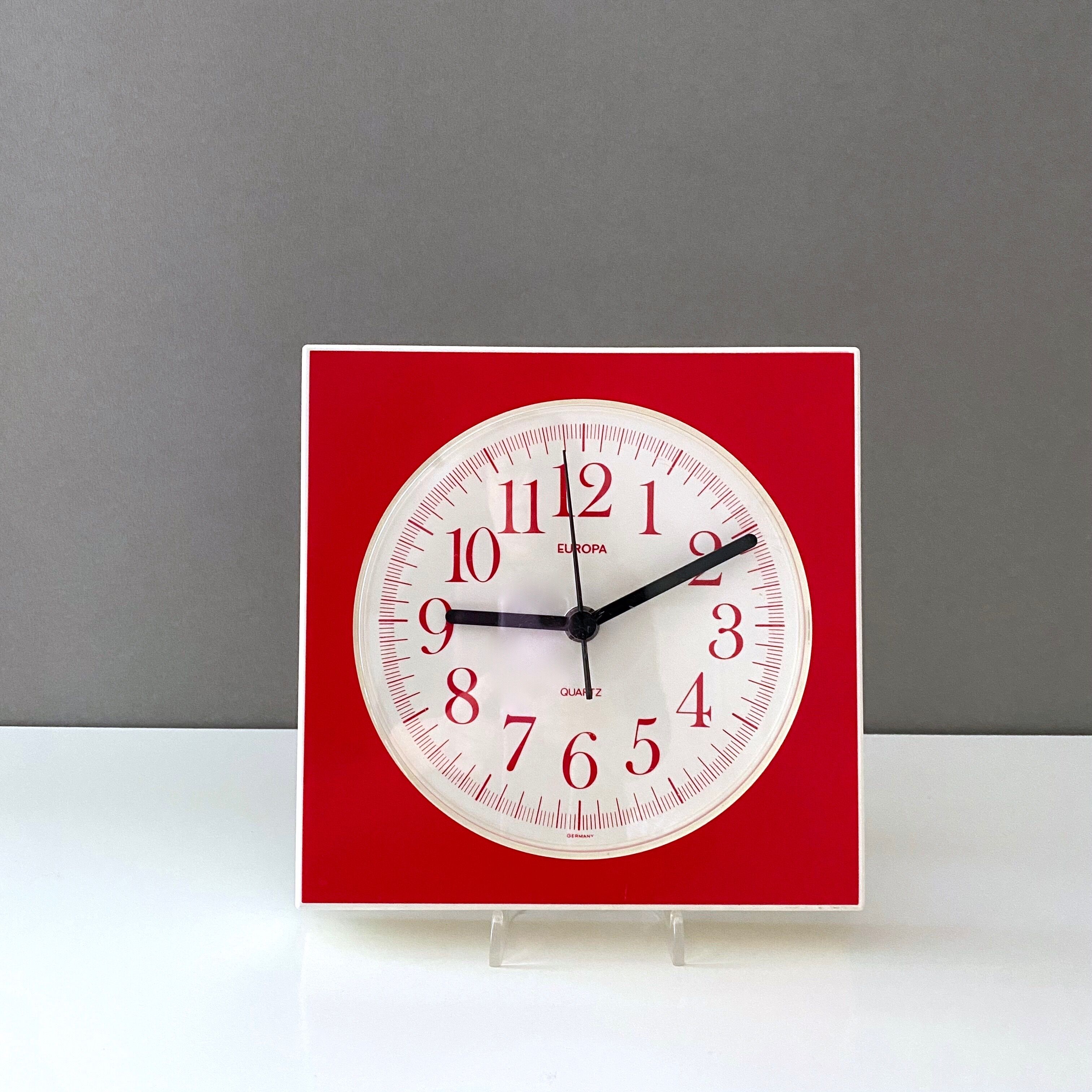 Europa wall clock, space age, 70's kitchen