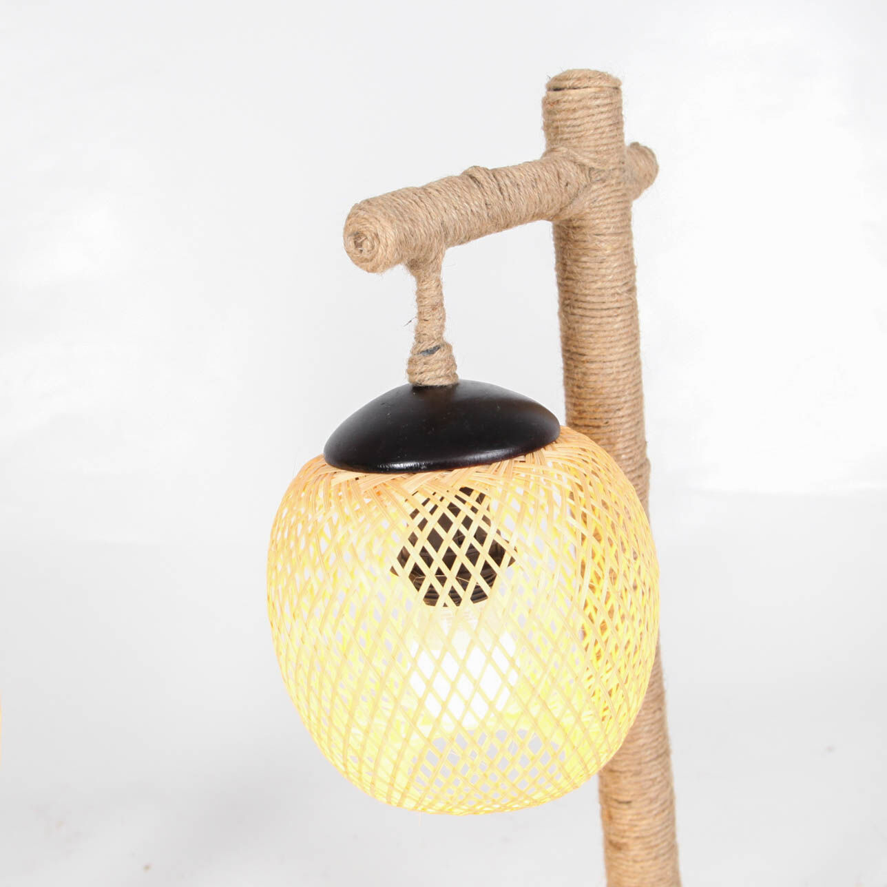 Paire de lampes en bambou et corde