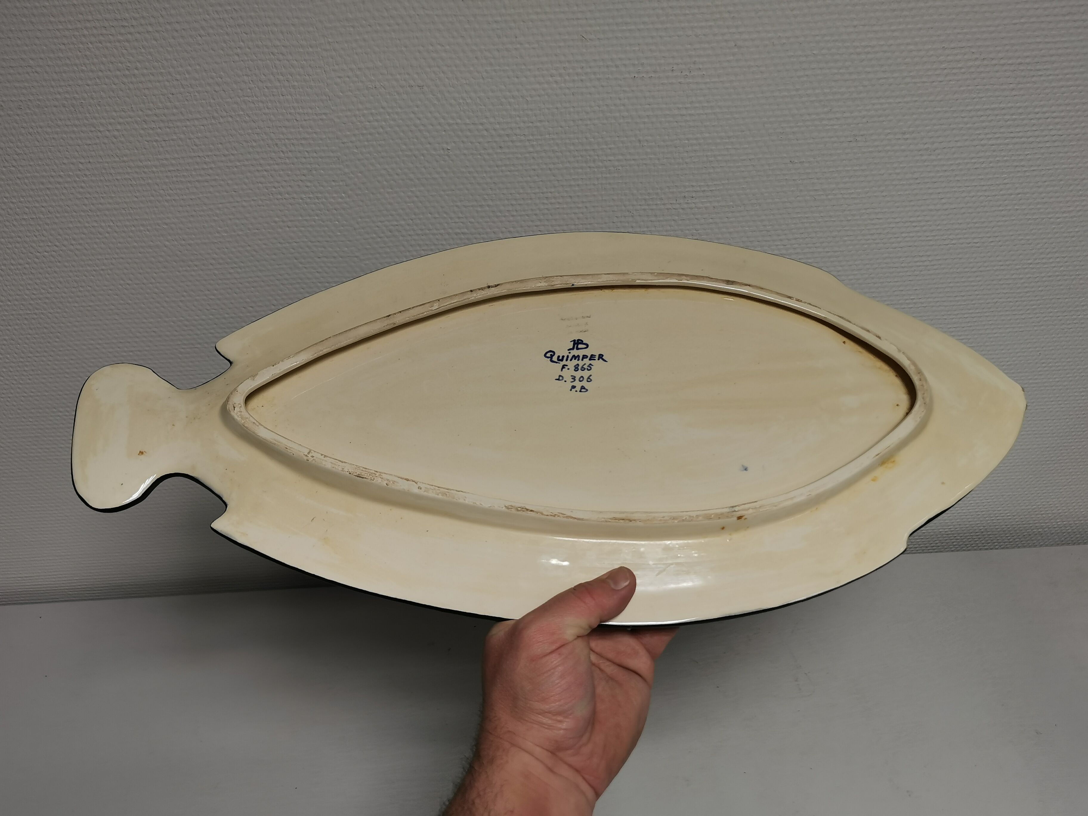 Plat à poisson zoomorphe en faience de quimper hb
