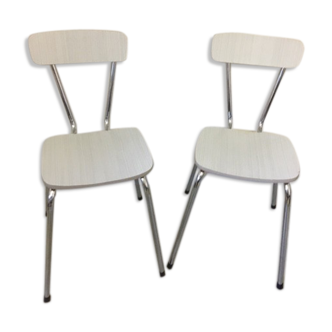 Lot of 2 white formica chairs