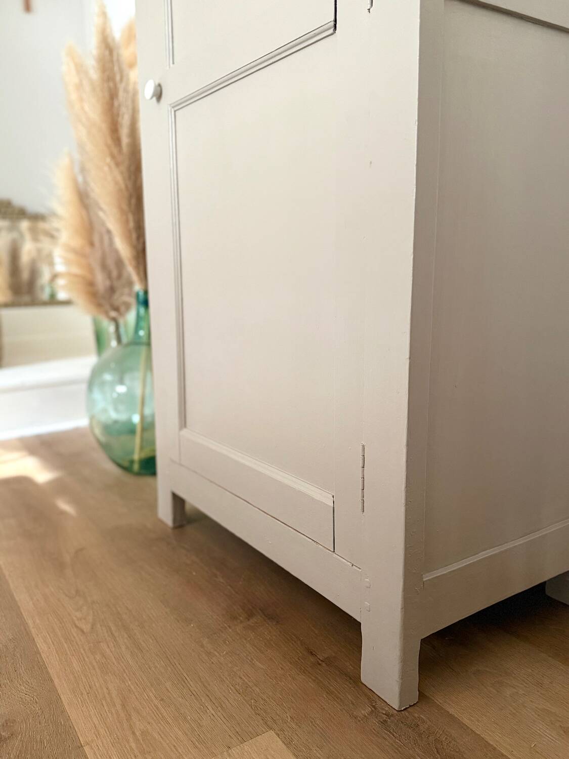 Small Parisian Wardrobe