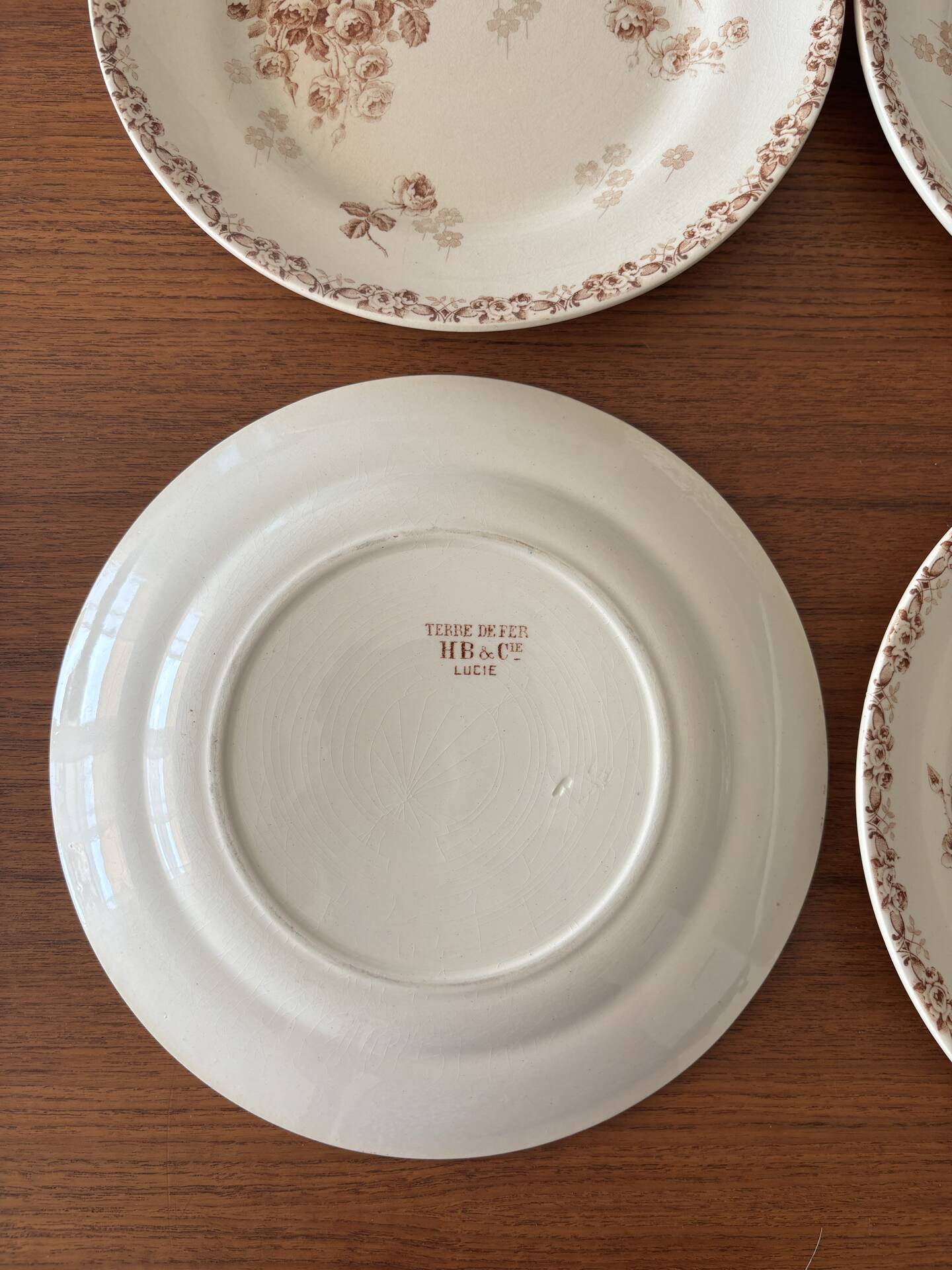4 antique flat plates from Hte Boulenger et Cie in sepia ironstone, Lucie model.
