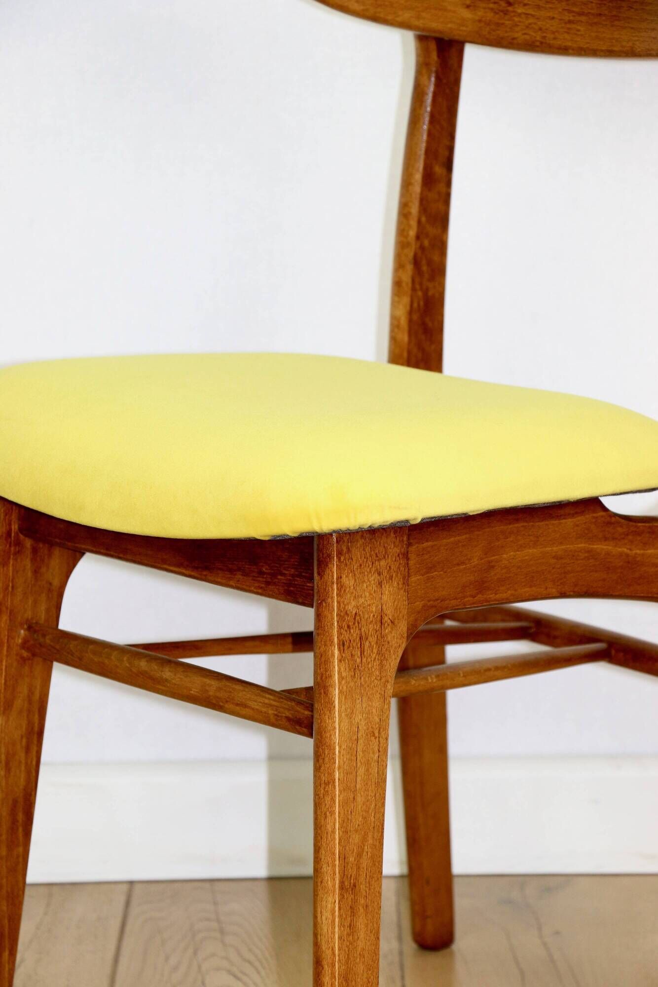 Hałas vintage chair yellow vintage - set of 4