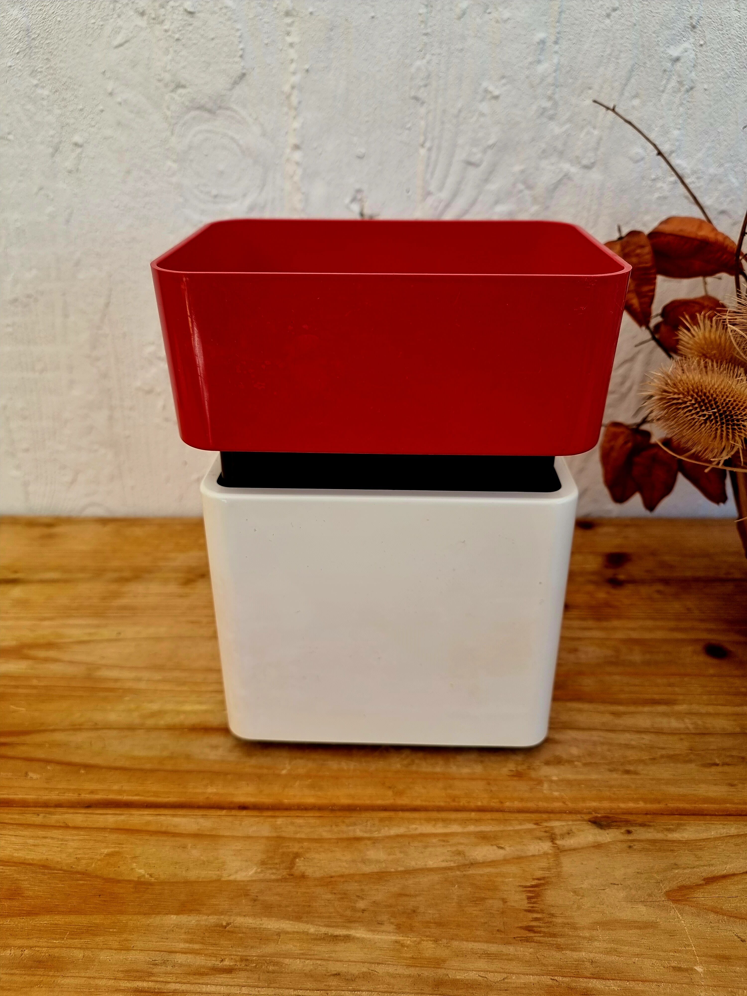 Vintage red terraillon scale